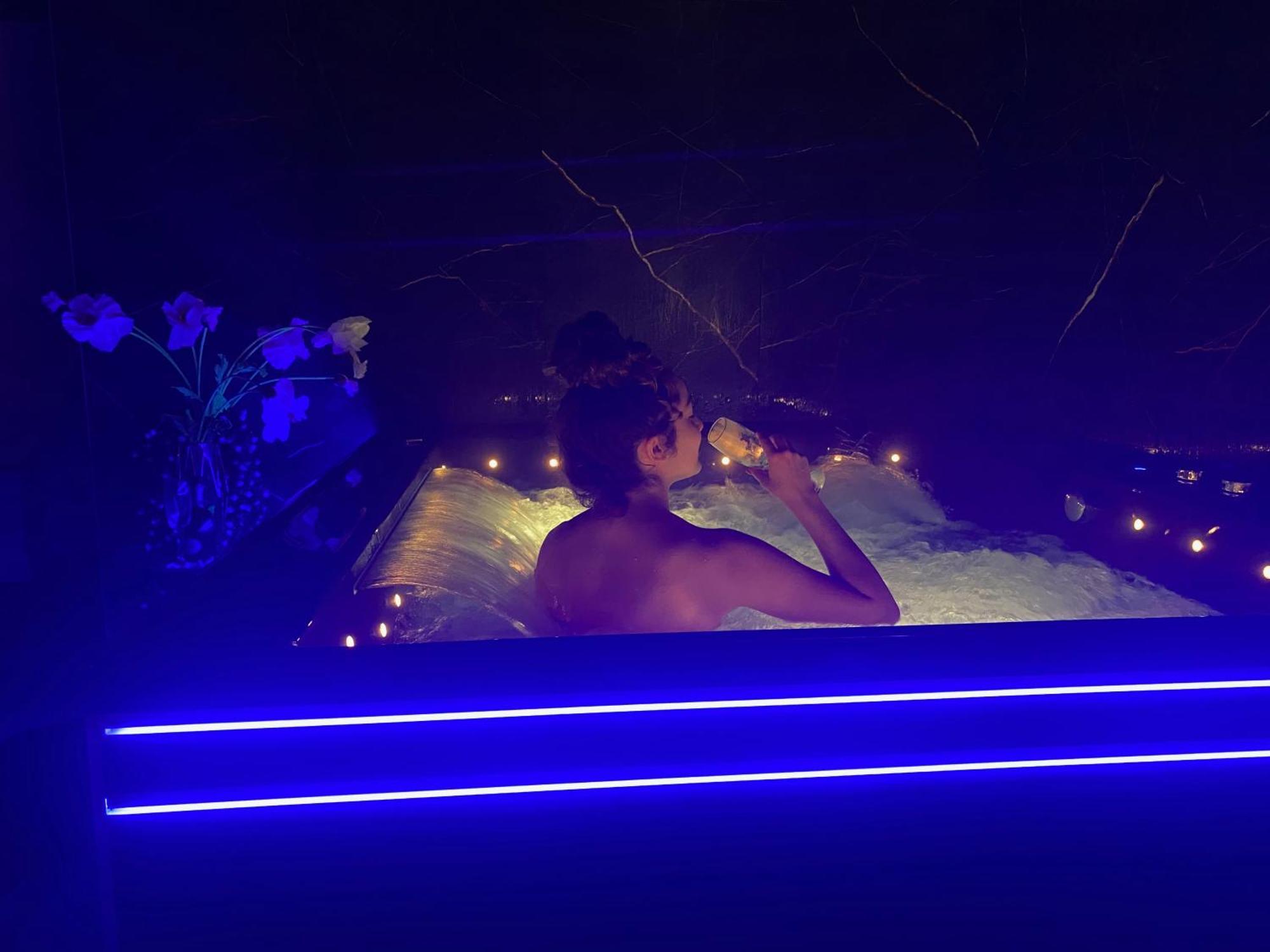La Ronde Des Bois - Romance Et Bien Etre - Jacuzzi Privatif-Piscine-Patio Mellecey 외부 사진