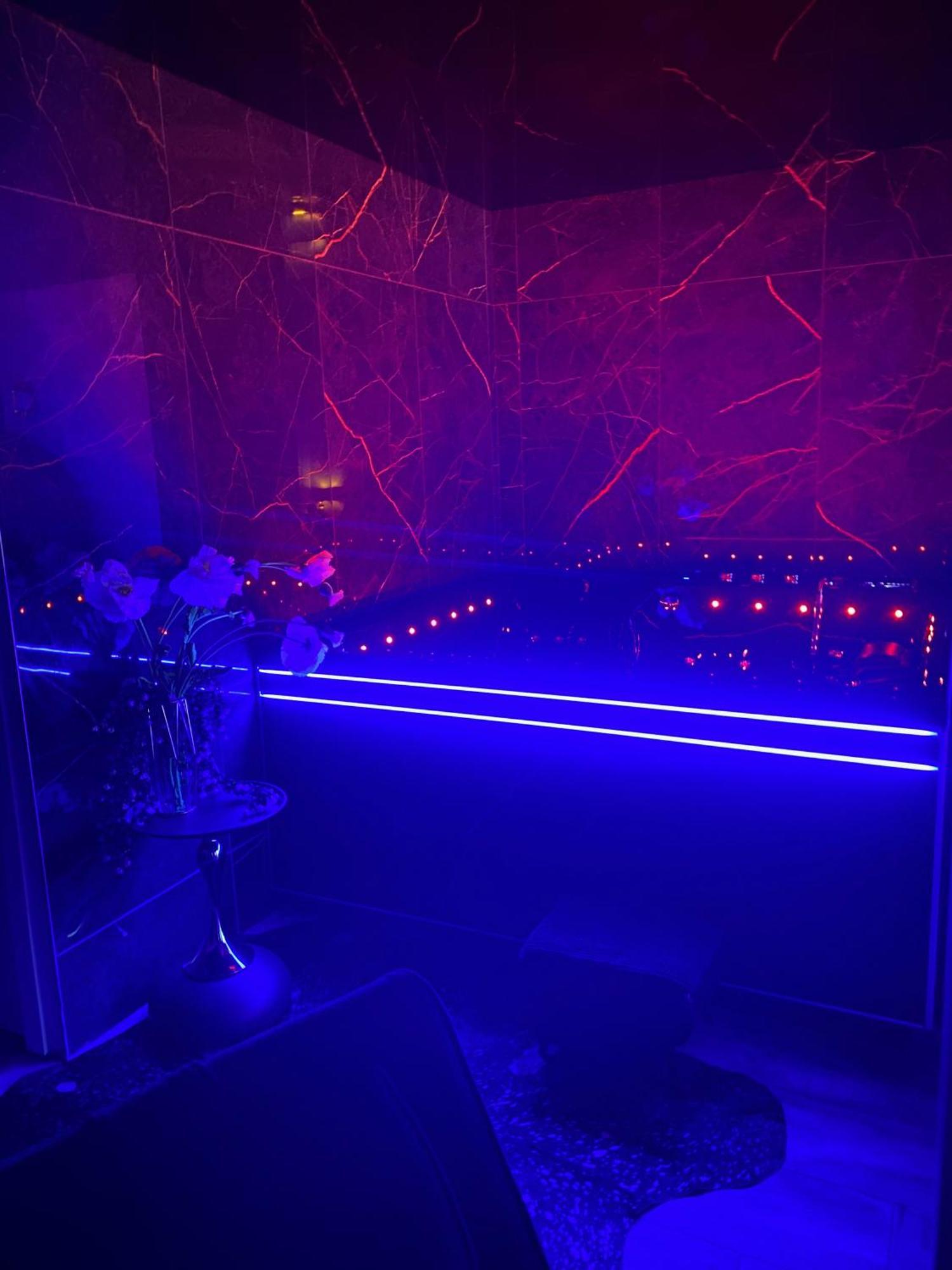 La Ronde Des Bois - Romance Et Bien Etre - Jacuzzi Privatif-Piscine-Patio Mellecey 외부 사진